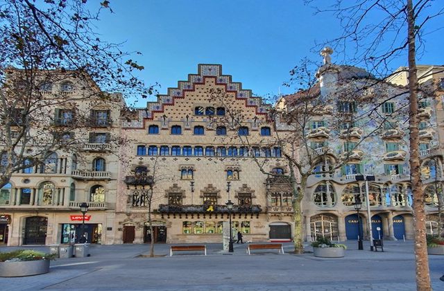 [후니또] [오전/반일] 바르셀로나 가우디 투어 - 재미와 지식 그리고 대중교통으로 최적의 동선 진행