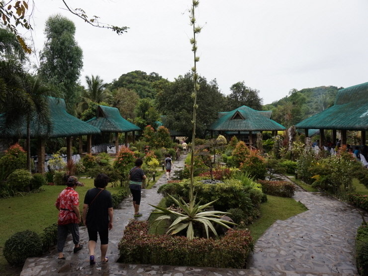 Mount Pinatubo: Jeep Trekking & Hot Spring Tour from Manila