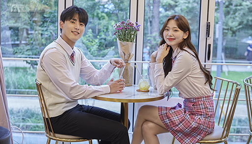 韓国 ・ 'Gyobok Mall' 学生服レンタル（ロッテワールドジャムシル、エバーランド、ホンデ）