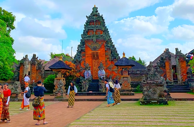 Bali: Ubud Private Tour (Batuan Temple, Tirta Empul Temple)
