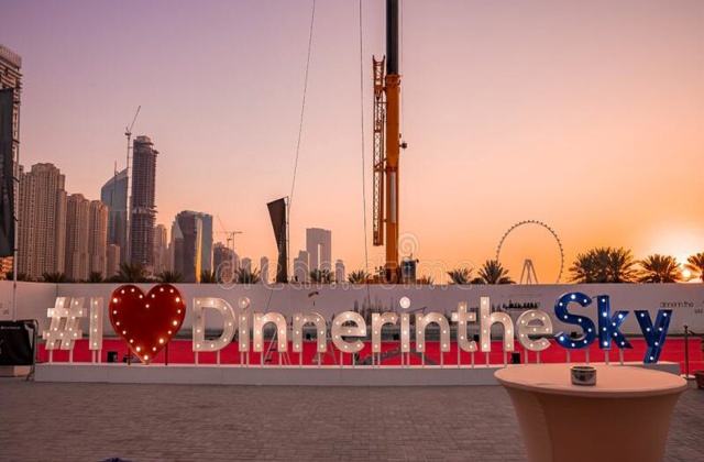 Dubai: Dinner in the Sky