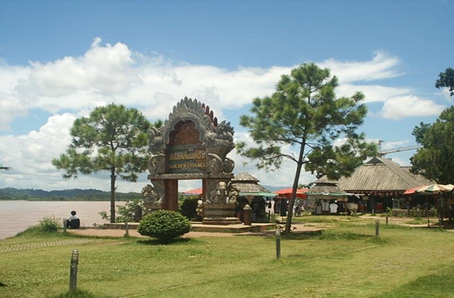 치앙라이 골든 트라이앵글 & 화이트템플, 블루템플 투어 (치앙마이 출발)