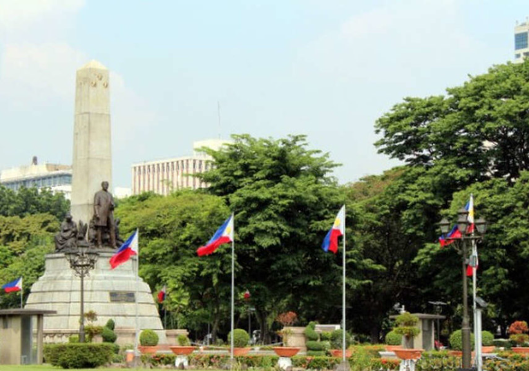 마닐라 프라이빗 시티 투어 (인트라무로스, 대성당, 산티아고 요새, 필리핀국립박물관)