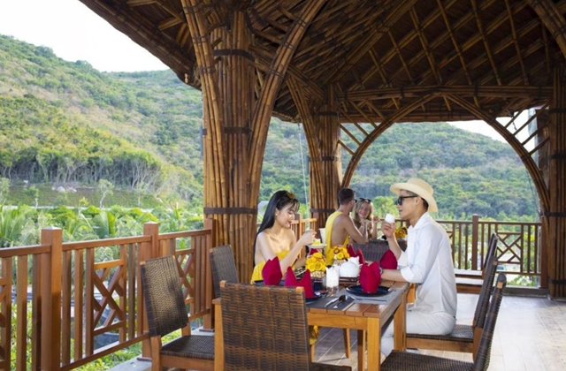 나트랑 혼땀 미네랄 풀 & 해변 자유시간 (나트랑 시내 무료 픽드랍, 머드탕/ 점심 뷔페 선택)