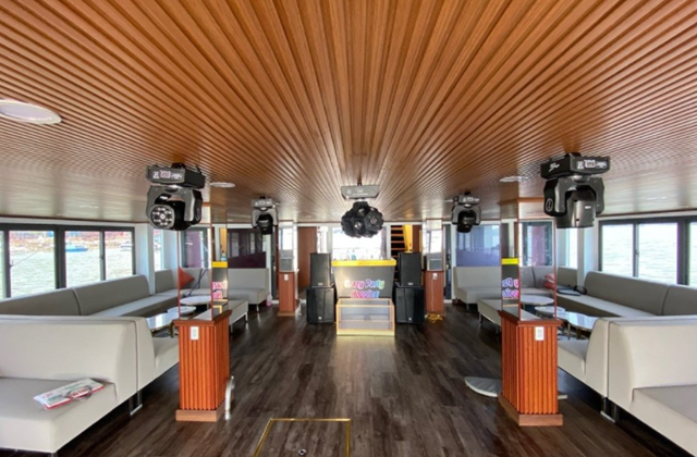 [한국인전용] 나트랑 크레이지 파티 호핑 & 미니비치 투어 (무제한 음료 & 간식 제공)