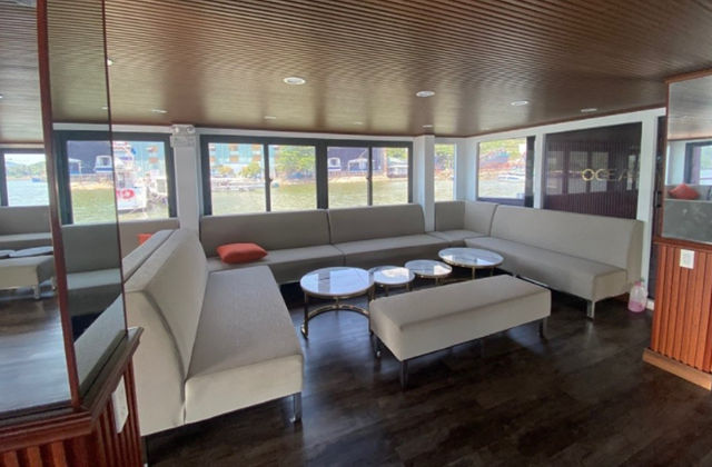 [한국인전용] 나트랑 크레이지 파티 호핑 & 미니비치 투어 (무제한 음료 & 간식 제공)