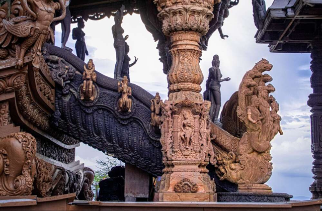 파타야 진리의 성전 입장권 (당일 예약 가능)