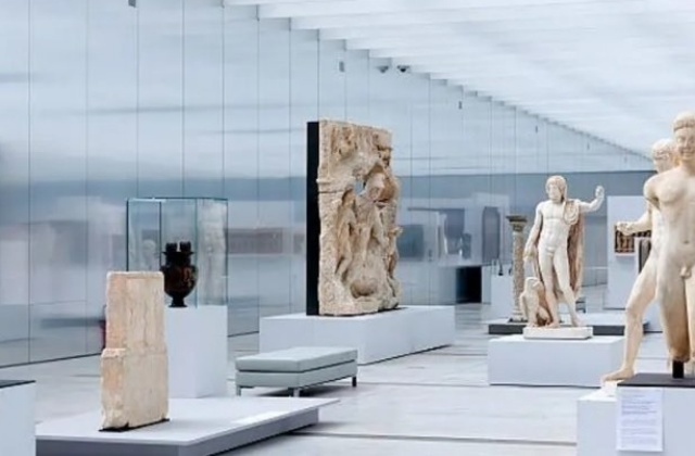 랑스 루브르 박물관 & 아미앵 단독 투어 (파리 출발)