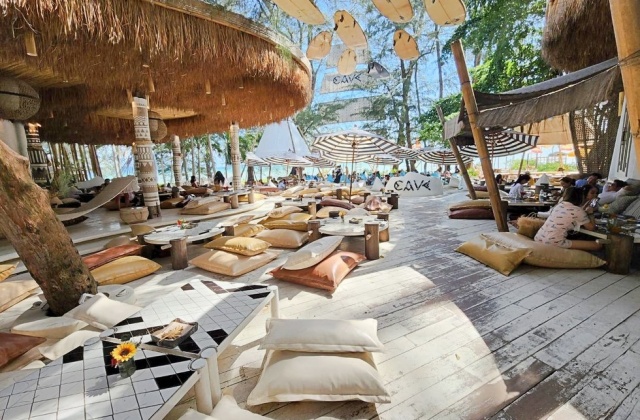 パタヤ・カオキアウオープン動物園＆ケーブビーチクラブプライベートツアー