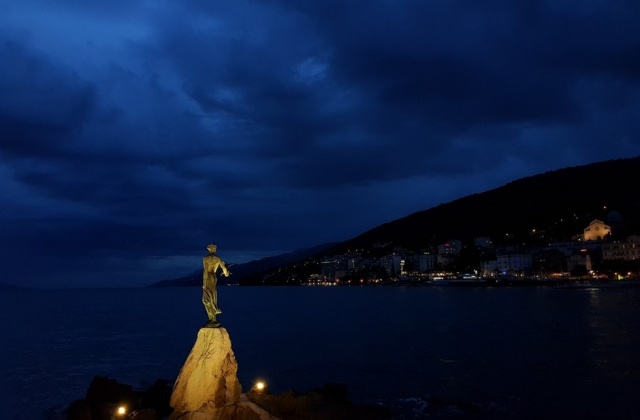 오파티야 & 모토분 & 로비니 이스트리아 반도 일일 투어 (돌핀 투어 포함)