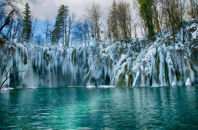 자그레브 출발: 환상의 숲, 라스토케 & 플리트비체 일일 투어