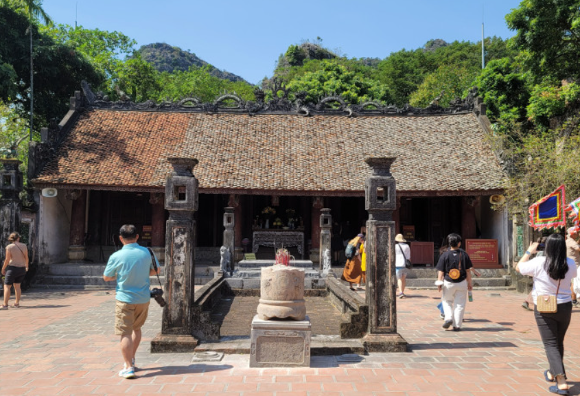 Hanoi Ninh Binh Hoa Lu & Trang An, Hang Mua Full Day Tour