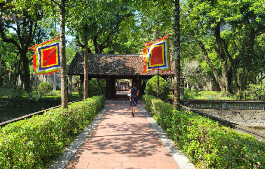 Hanoi Ninh Binh Hoa Lu & Trang An, Hang Mua Full Day Tour