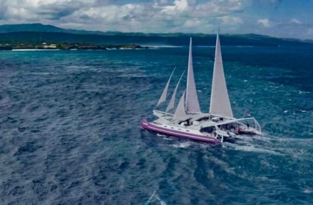 バリ島 ヌサレンボンガン アネチャヨット デイクルーズ