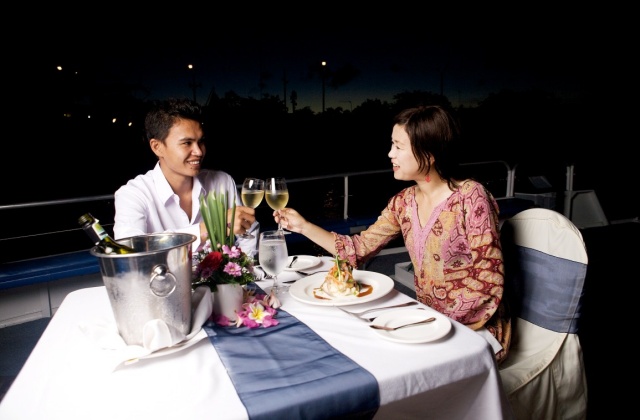 Bali: Aristocat Evening Dinner Cruise