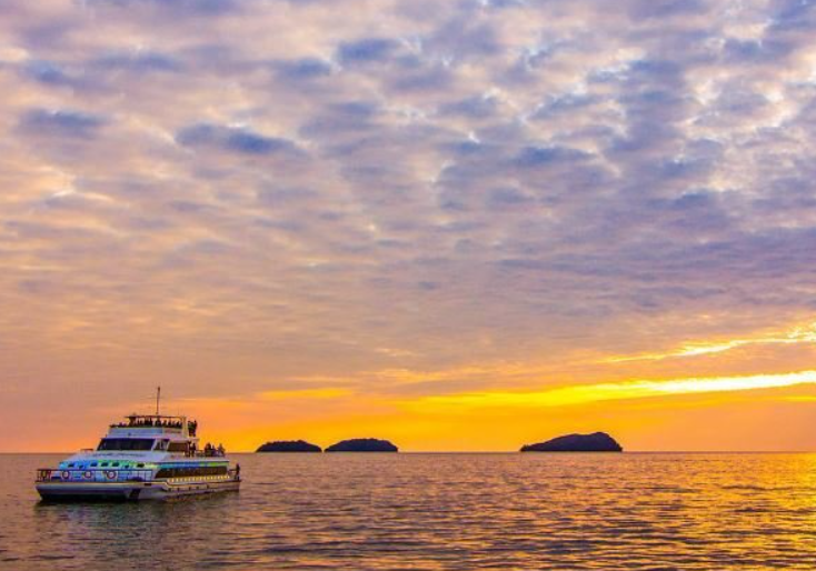 Kota Kinabalu: Luxury Cruise Package