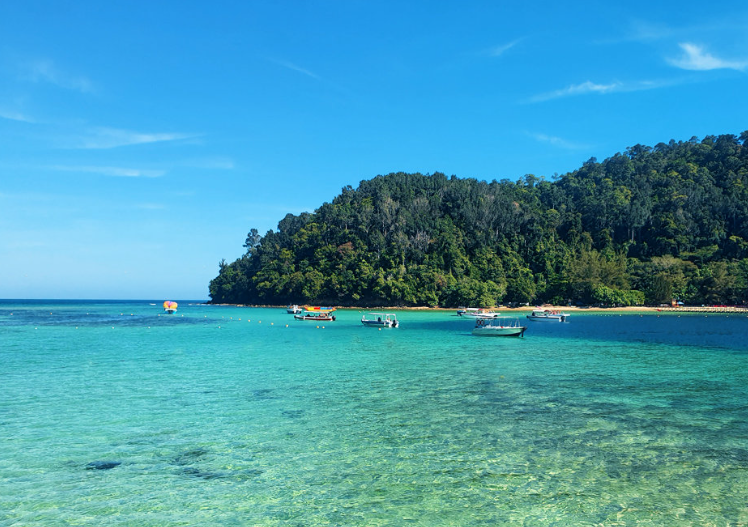 Kota Kinabalu: Sapi Island Hopping Tour Package