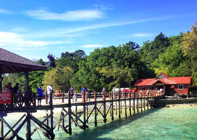 Kota Kinabalu: Sapi Island Hopping Tour Package