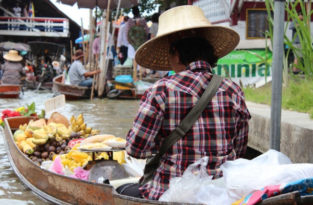 방콕 왕궁 & 담넌사두억 수상시장 & 매끌렁 & 아이콘시암 단독 투어 (한국어가이드/왕복차량 포함)