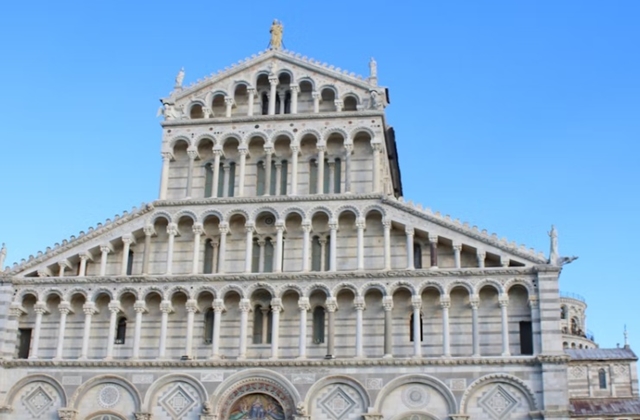 ピサ・ドゥオーモガイドツアー＋ピサの斜塔チケット