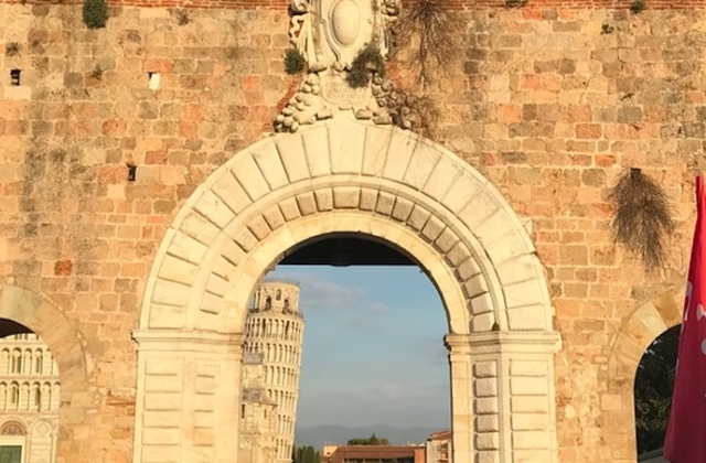 ピサ・ドゥオーモガイドツアー＋ピサの斜塔チケット