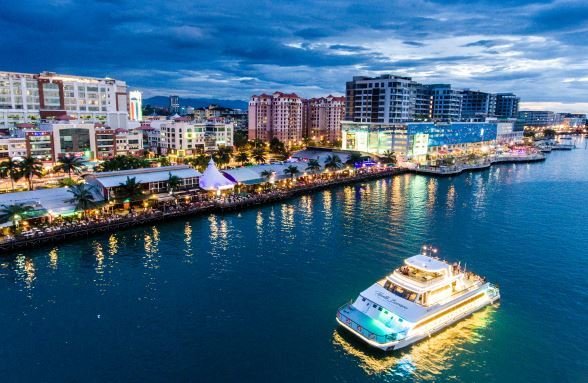 Kota Kinabalu: City & Romantic Sunset Cruise Private Tour