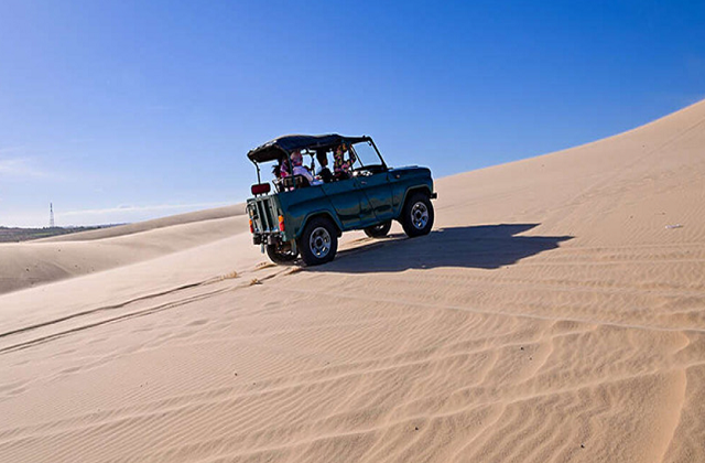 Mui Ne: Desert Sunrise & Sunset Jeep Tour from Nha Trang