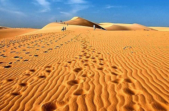 Mui Ne: Desert Sunrise & Sunset Jeep Tour from Nha Trang