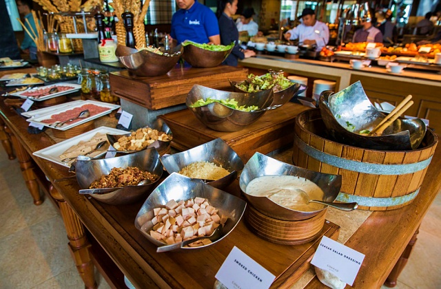 マニラ コンラッドホテル ブラッセリー オン 3 ビュッフェ