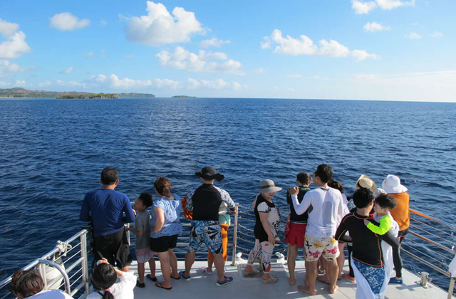 Guam Dolphin Cruise by Blue Ocean Dolphin (Fishing, Snorkeling, Tuna Sashimi)