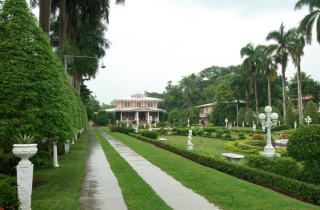 Manila: Villa Escudero Day Trip