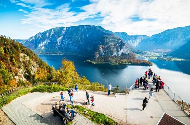 프라하 출발 - 체스키 - 트라운제 - 할슈타트(보다 여유롭게 마을&전망대or페리) - 프라하 도착