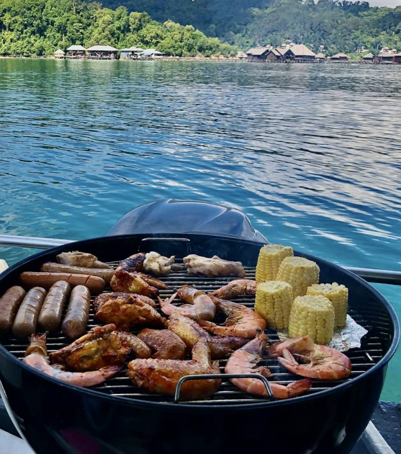 Kota Kinabalu Gaya Island Ocean Safari Fishing Tour (Charcoal BBQ on board)