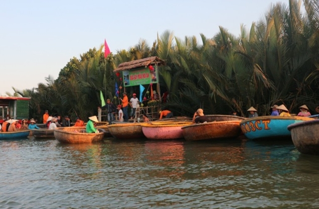 Hoi An Old Town, Basket Boat & Ao Dai Experience Half Day Tour
