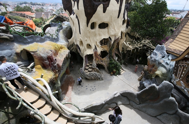 Da Lat: Check-In Car Rental & Airport Pickup Tour