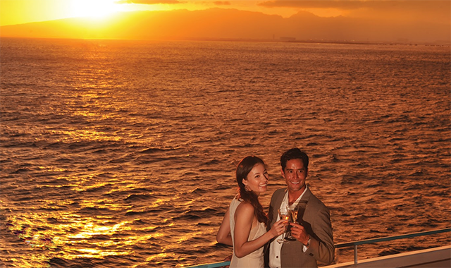 하와이 스타오브 호놀룰루 선셋 디너 크루즈 (모든 등급 선택 가능)