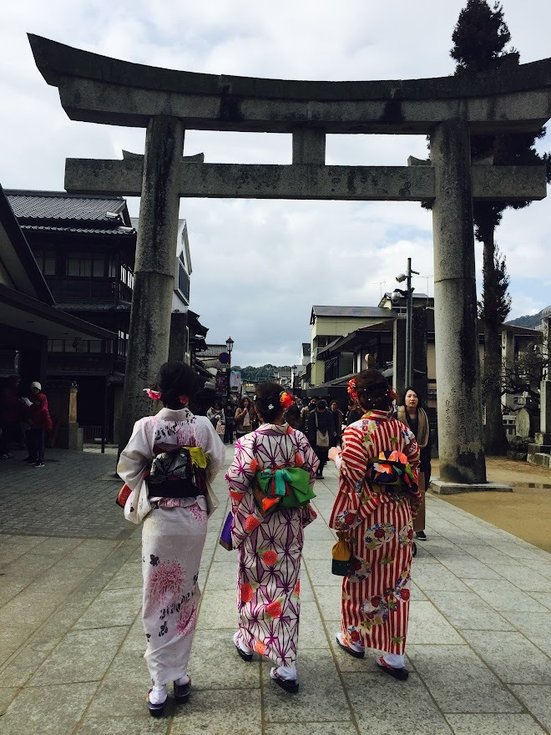 [테라투어] 후쿠오카 유후인 소소 버스투어 (명물 간식 증정 / 유후인 하차 가능)