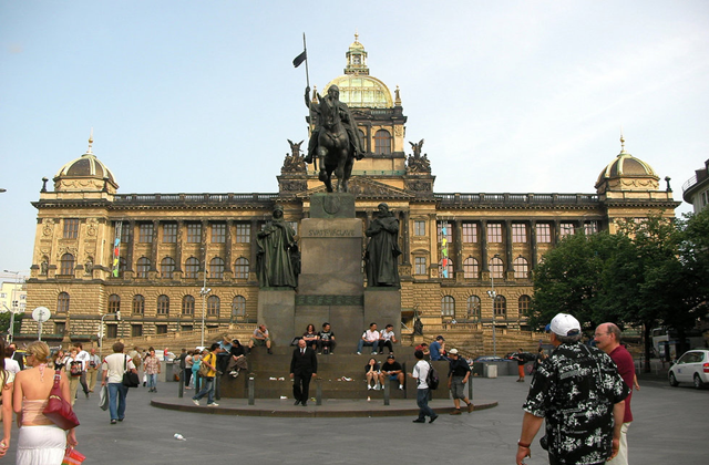 프라하 시내 투어, 프라하성 입장 지식 투어 (오전/오후 선택 가능)