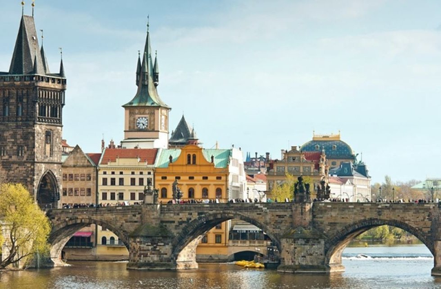 프라하 시내 투어, 프라하성 입장 지식 투어 (오전/오후 선택 가능)