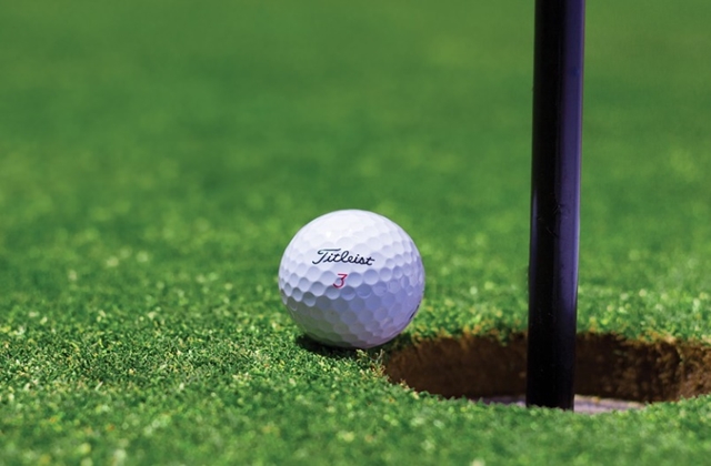 Nha Trang: Golf Course Round-trip Transfer Service