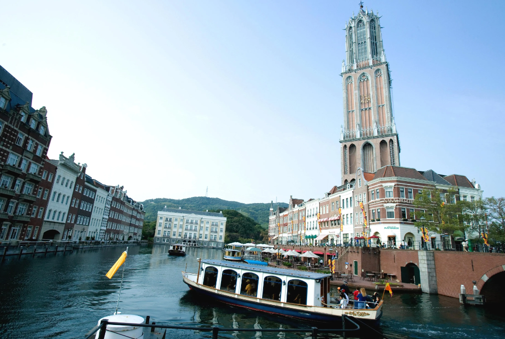 [Promotion] Nagasaki Huis Ten Bosch Round Trip Shuttle Bus Tour (Departing from Fukuoka)
