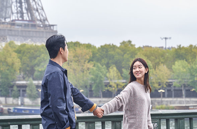 자연스러운 파리 스냅 투어 by Studio Fam's