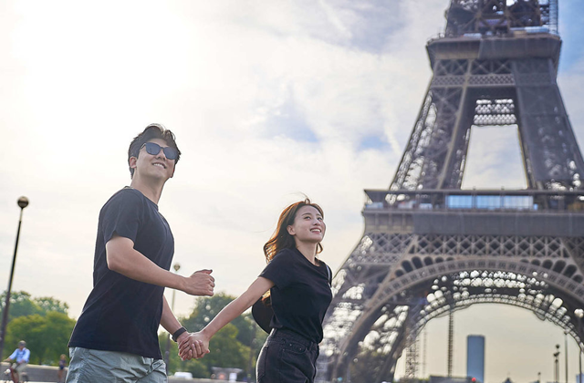 자연스러운 파리 스냅 투어 by Studio Fam's