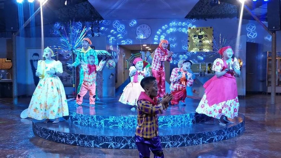 Bohol: Filipino Traditional Boodle Fight Dinner Show Ticket