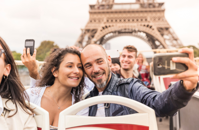 パリ・ビッグバスツアー 1日/2日券＆ナイトツアー