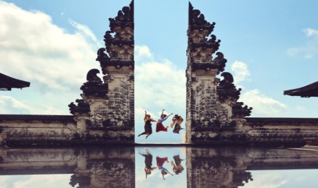 Bali: Instagrammable Tour (Lempuyang Temple, Tirta Gangga, Tukad Cepung Waterfall, Bali Swing)