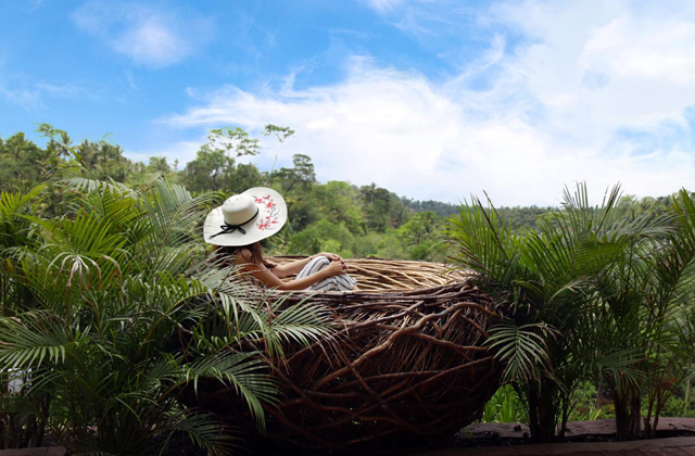 Bali East Instagram Tour: Lempuyang Temple, Water Palace, and Pichaven Swing