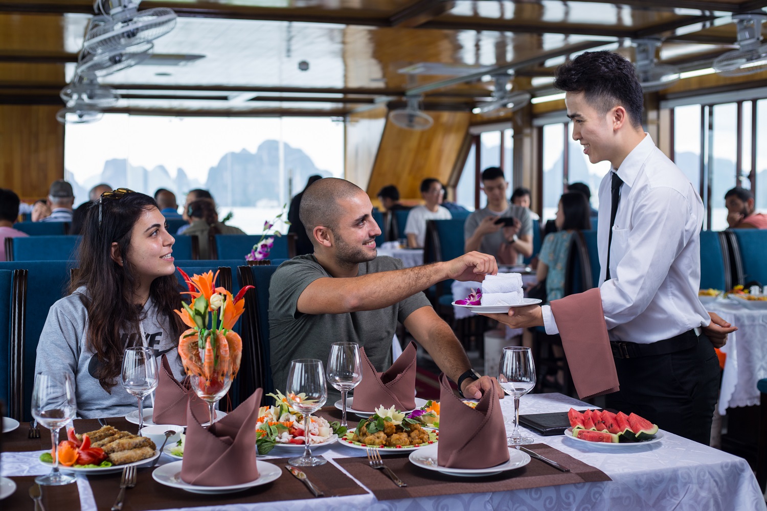 Ha Long Bay: Cruise Day Tour from Hanoi