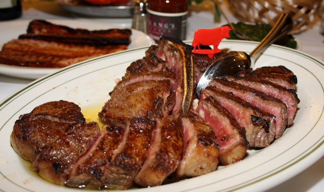 ハワイ・ホノルル・ウルフギャングステーキハウス(デラックスコース)＆タンタラス夜景ツアー