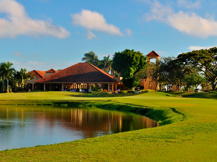 마닐라 셔우드 힐스 골프 클럽 - 18홀 그린피 + 카트피